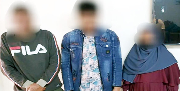 সিটি হার্ট হোটেলে অসামাজিক কার্যকলাপে ৩ নারী-পুরুষ গ্রেফতার